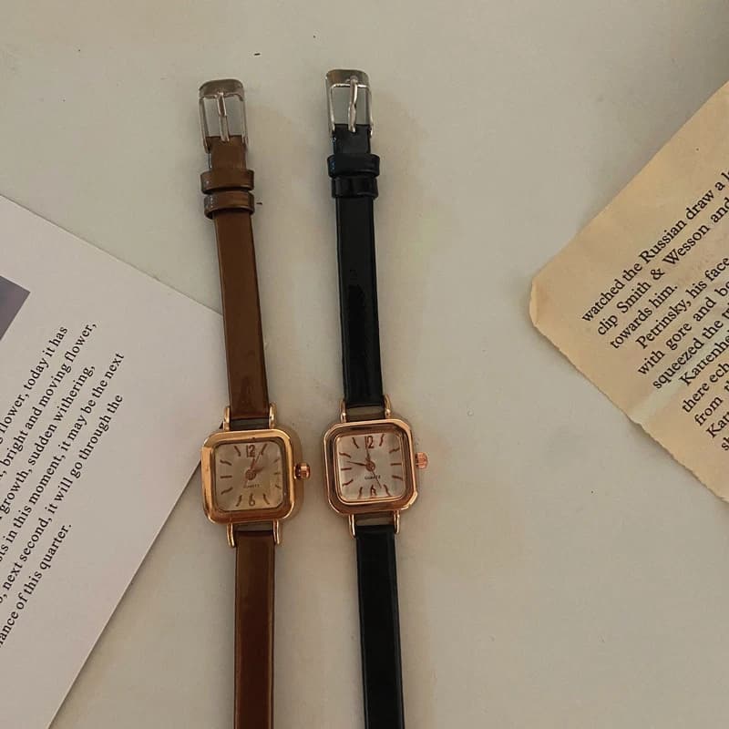 Vintage Elegant Women's Quartz Wrist Watch With Simple Classic Women's Leather Strap With Small Square Dial