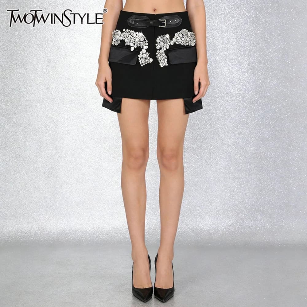 TWOTWINSTYLE Elegante Minigonna con Accenti in Cristallo per Donne, Vita Alta con Decorazione a Cintura, Gonna a Linea A Snellente per Feste alla Moda