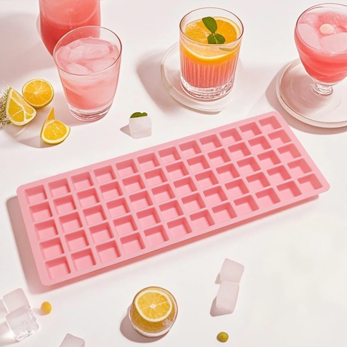 Stampo per ghiaccio in silicone [per uso alimentare] con 60 ampi scomparti, contenitore per cubetti di ghiaccio quadrati, resistente al congelamento e facile da rilasciare, strumento per la produzione di ghiaccio domestico