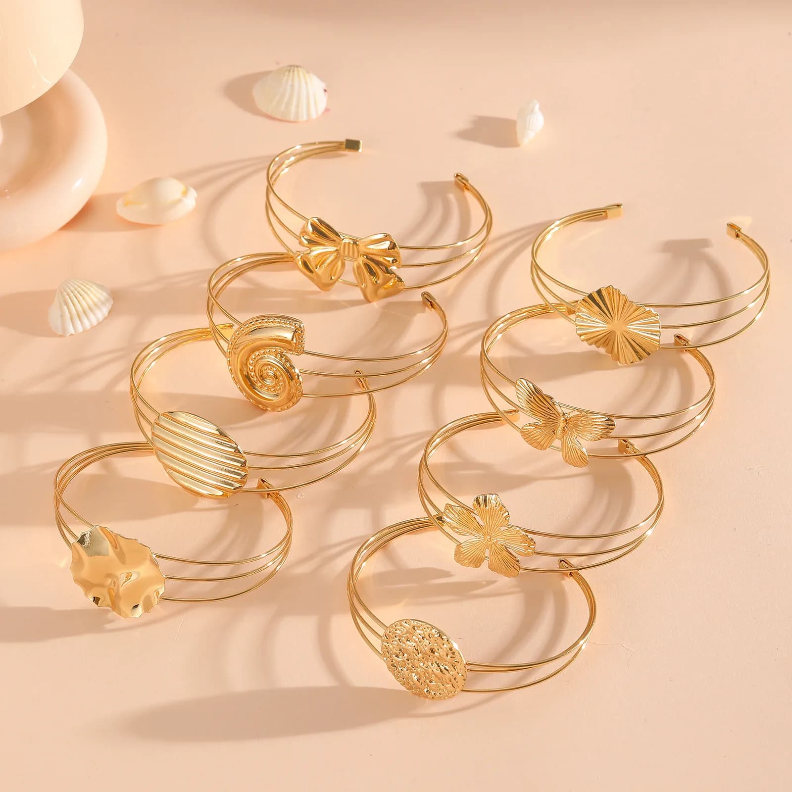 Bracciale per le vacanze oceaniche di tendenza alla moda, braccialetto semplice con apertura a stella marina con conchiglia in metallo esagerato
