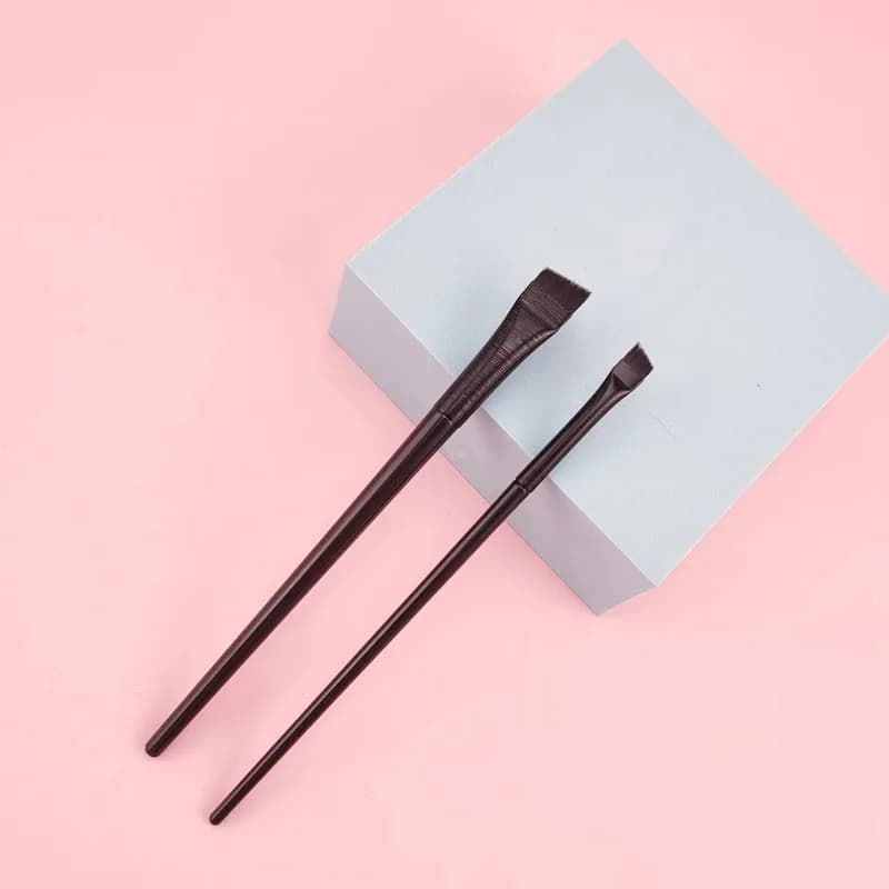 Pennello per Eyeliner Ultra-Sottile, Pennello di Precisione a Forma di Falcetto per Contorno, Pennello Professionale Piccolo per Trucco Occhi