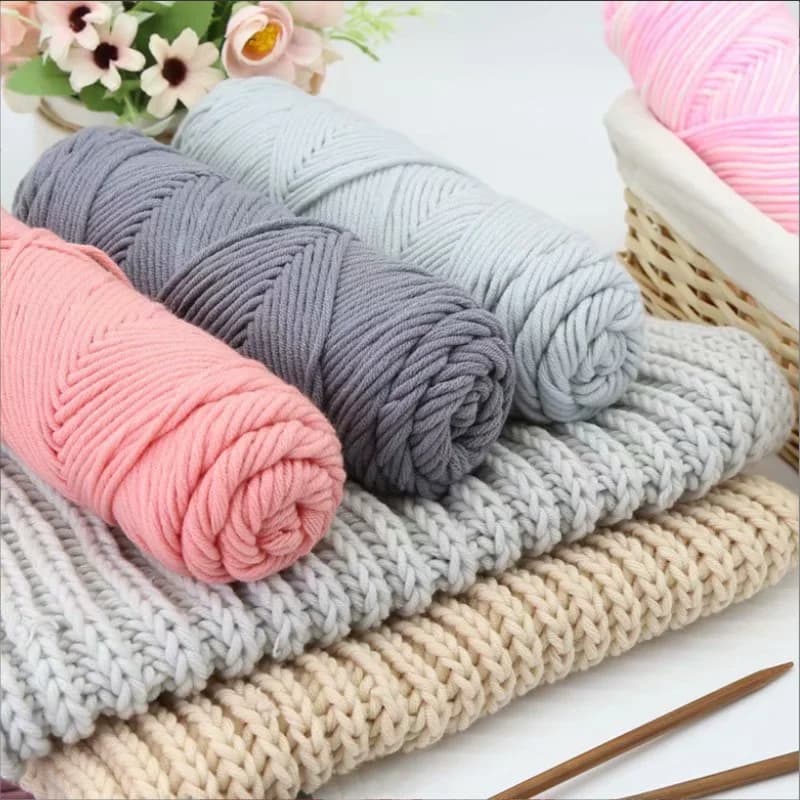 Palla di lana per maglieria da 100 g con morbido batuffolo di filato all'uncinetto in cotone al latte a 8 fili utilizzato per la tecnologia di tessitura a mano delle sciarpe dei cappelli fai da te