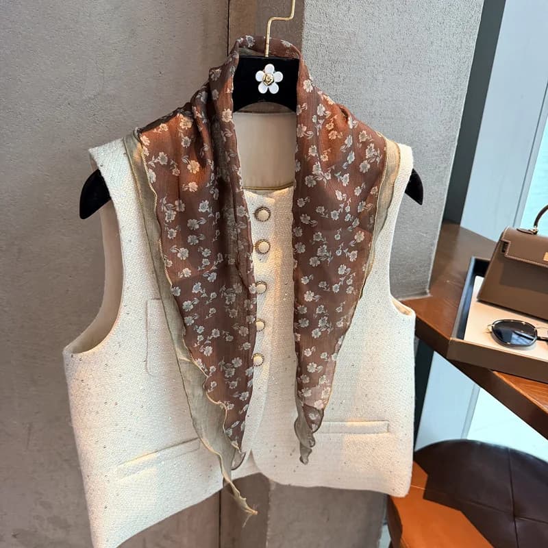 Fascia per capelli in cotone e lino con piccoli motivi floreali, foulard in seta, sciarpa decorativa versatile da indossare in vita, foulard, sciarpa triangolare.