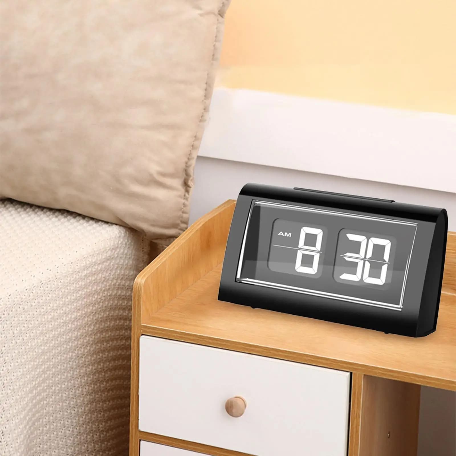 Orologio da tavolo Flip Numero grande Luce notturna alimentata a batteria Decori decorativi Sveglia digitale con vibrazione automatica per comodino dormitorio da ufficio