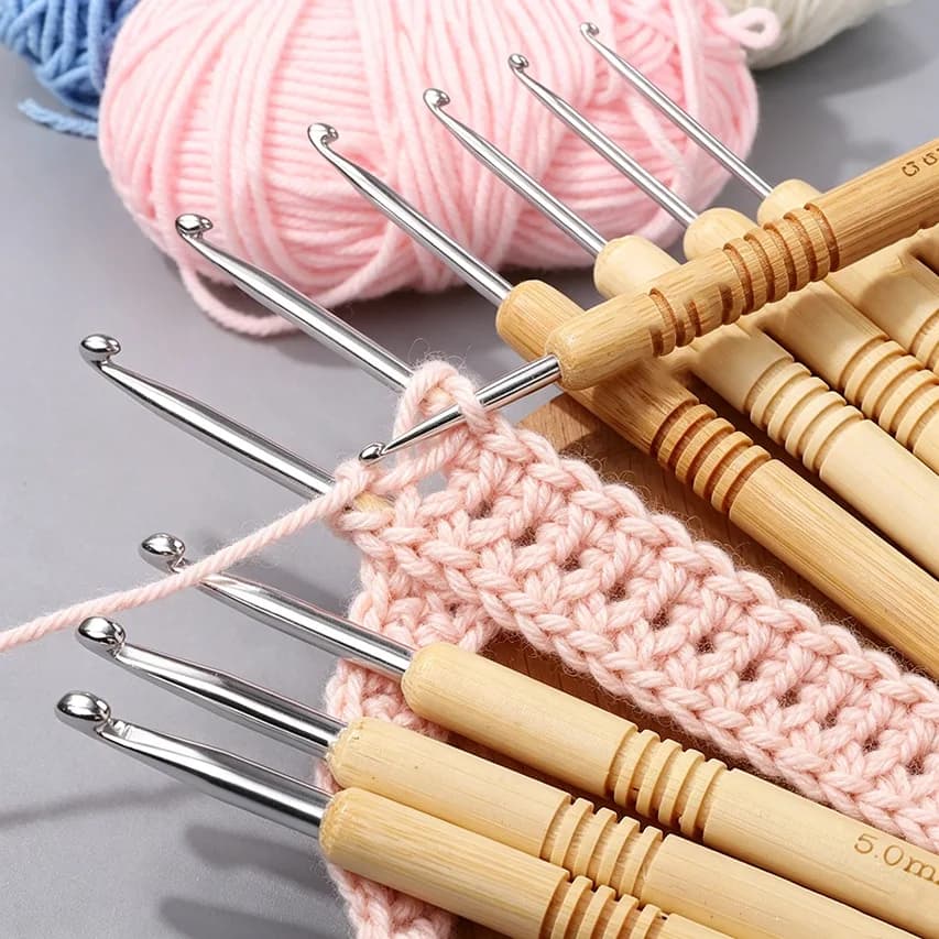 Bamboo Handle Crochet Hook Ergonomic Weave Needle Single Head Carbonized Aluminum Crochet Needle Craft DIY Sewing Tool 2.0-6.0mm
