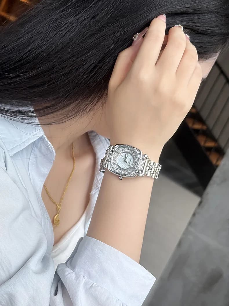 2026 New Luxury Women's Exquisite Quartz Watch Square Diamond Women's Starry Sky Steel Belt Watch Waterproof