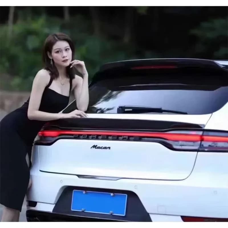 For Porsche Macan 2018+ Carbon Fiber Spoiler Rear Roof Trunk Spoiler Boot Middle Wing Car Styling Auto parts body kit