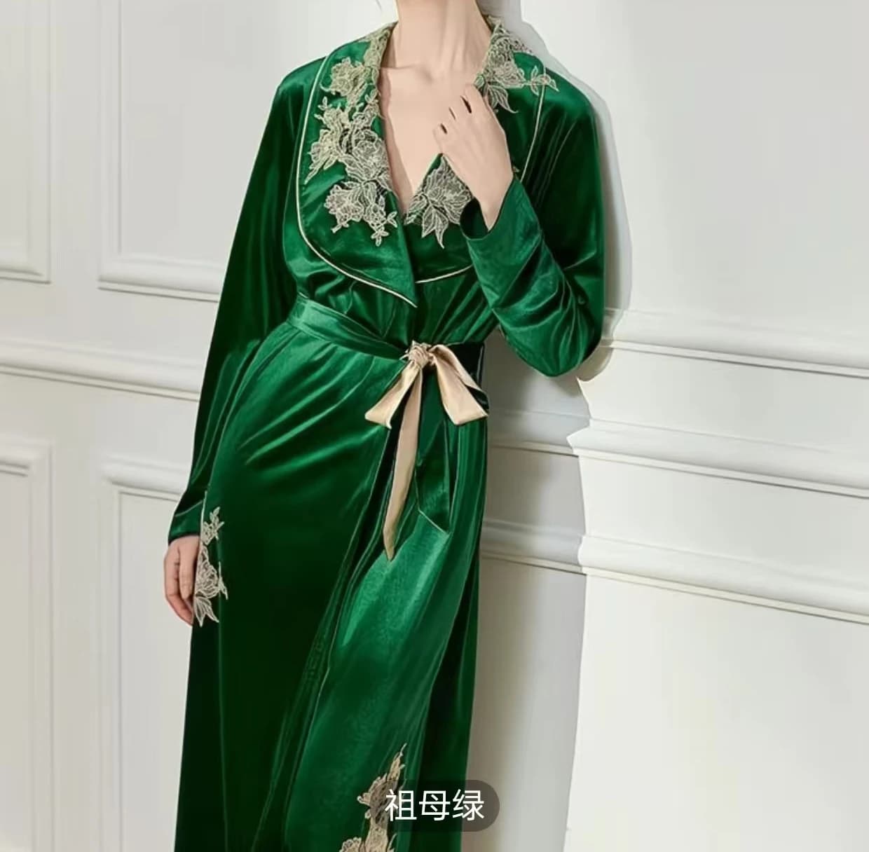 Women's Long Velvet Long Kimono Bathrobe embroidered with Luxury Flowers Autumn Winter New Women's Night Bathrobe Long Woman's Watch