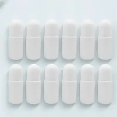 Set di 12 Flaconi Roll-on da 50ml per Aromaterapia, Bottiglie in Plastica per Oli Essenziali e Profumi, Portatili con Sfera Liscia per Viaggi