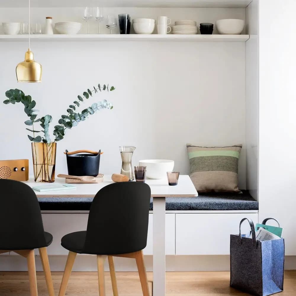 Set di 4 Sedie da Pranzo Moderne Senza Braccioli con Scocca in Plastica, Cuscino in Pelle PU e Gambe in Legno per Uso Interno o Esterno