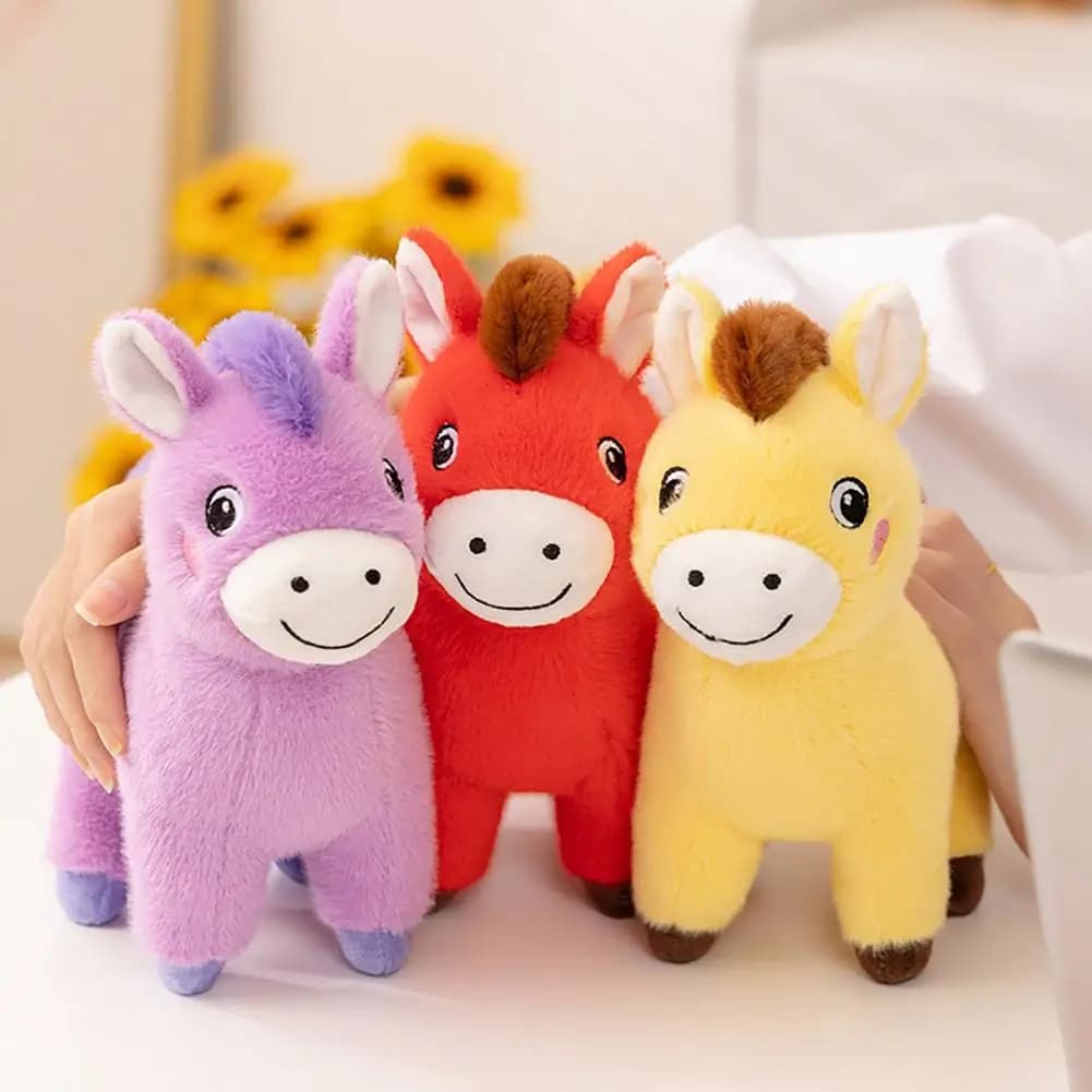 2026 Anno In Piedi Scherale Peluche Bambola Coda Soffice PP Cotone Pony Giocattoli di Peluche Lunga Mane Bello Cartone Animato Cavallo Peluche Giocattolo Per Bambini Regalo