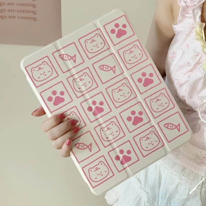 Custodia per Tablet con Supporto a Tre Pieghe e Porta Matita, Design Carino a Zampa di Gatto Rosa e Pesce, per iPad Mini 6 7 8.3 Air1/2 5 6 Pro 9.7in 2017-2018