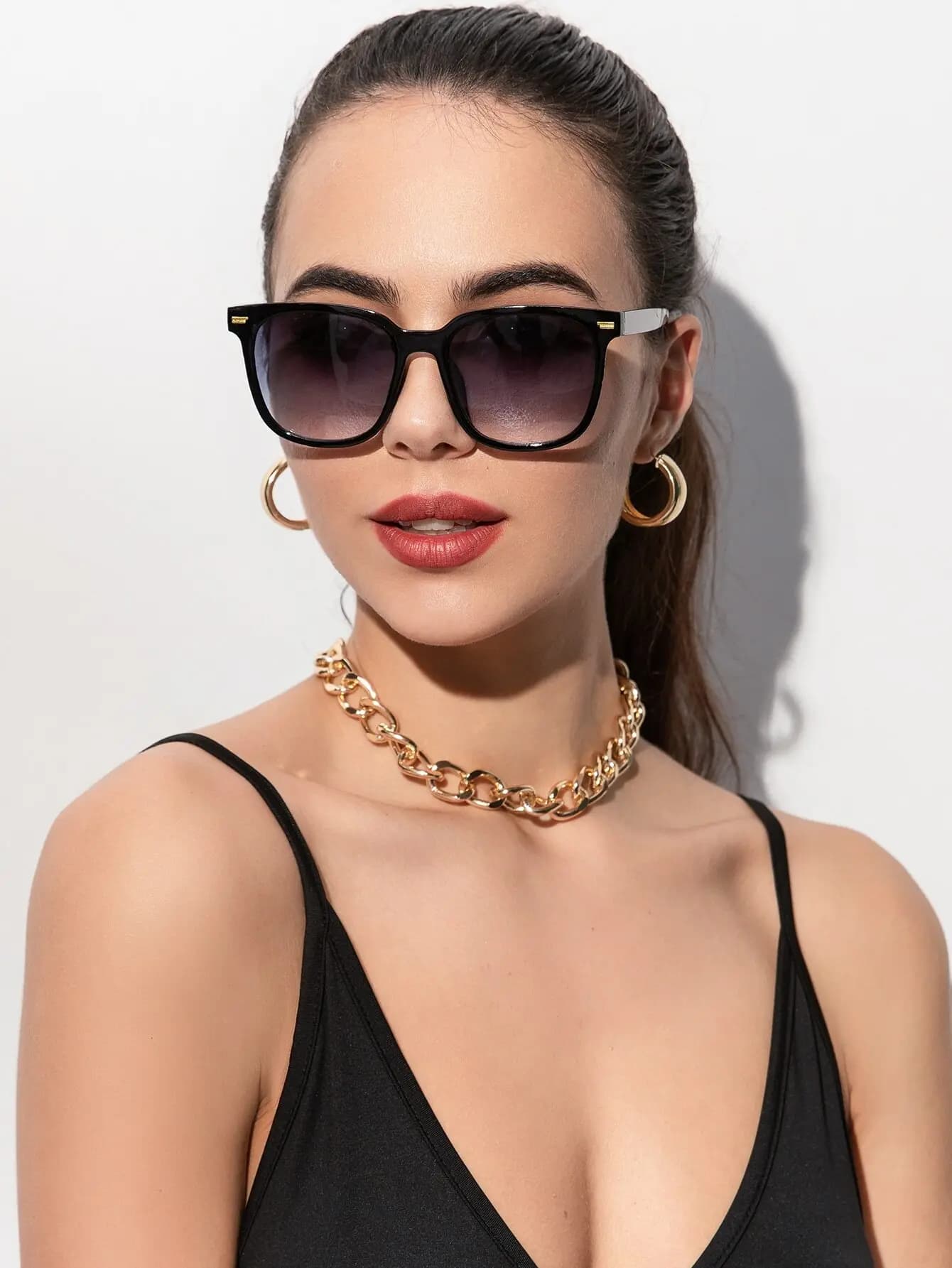 Occhiali da Sole Quadrati in Plastica alla Moda, Accessori da Spiaggia per Donne, Occhiali da Sole Eleganti per Vacanze Familiari, Viaggi, Esterni, Estate