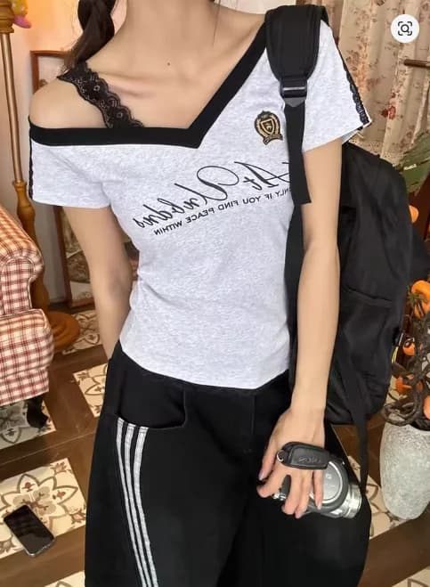 Bianco-Grigio Pizzo Sport Sexy Estate Off spalla Top Donna Y2k Scollo a V Manica corta T-shirt Moda Coreana Lady Basic Tees 2025 Nuovo