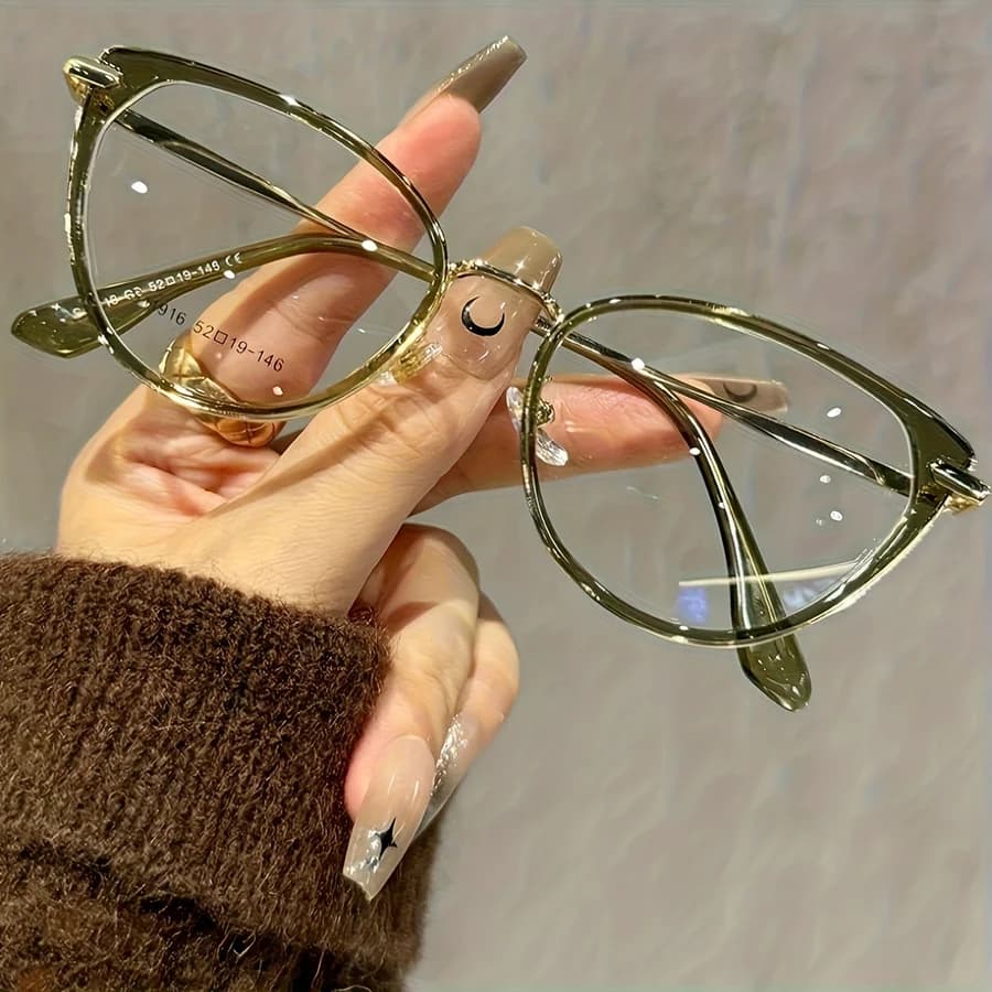 1 Pair of Y2K Style Women's Cat Eye Glasses - Transparent Lenses, Lightweight PC Frame, with Metal Hinges for Daily Holiday Wear
