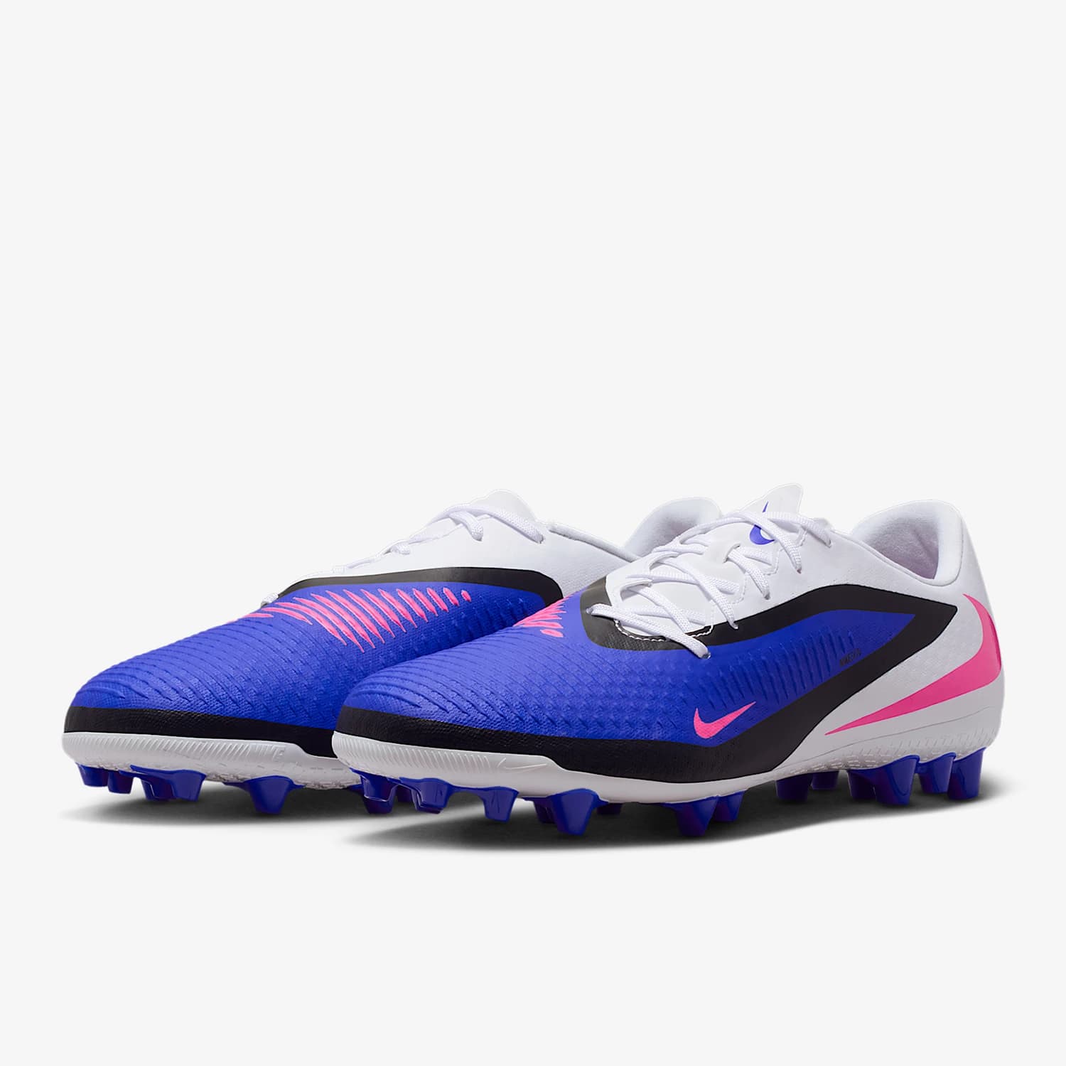 Shock absorbent soccer shoes with laces and low cut by man, original spring edition Nike HQ2322- 446