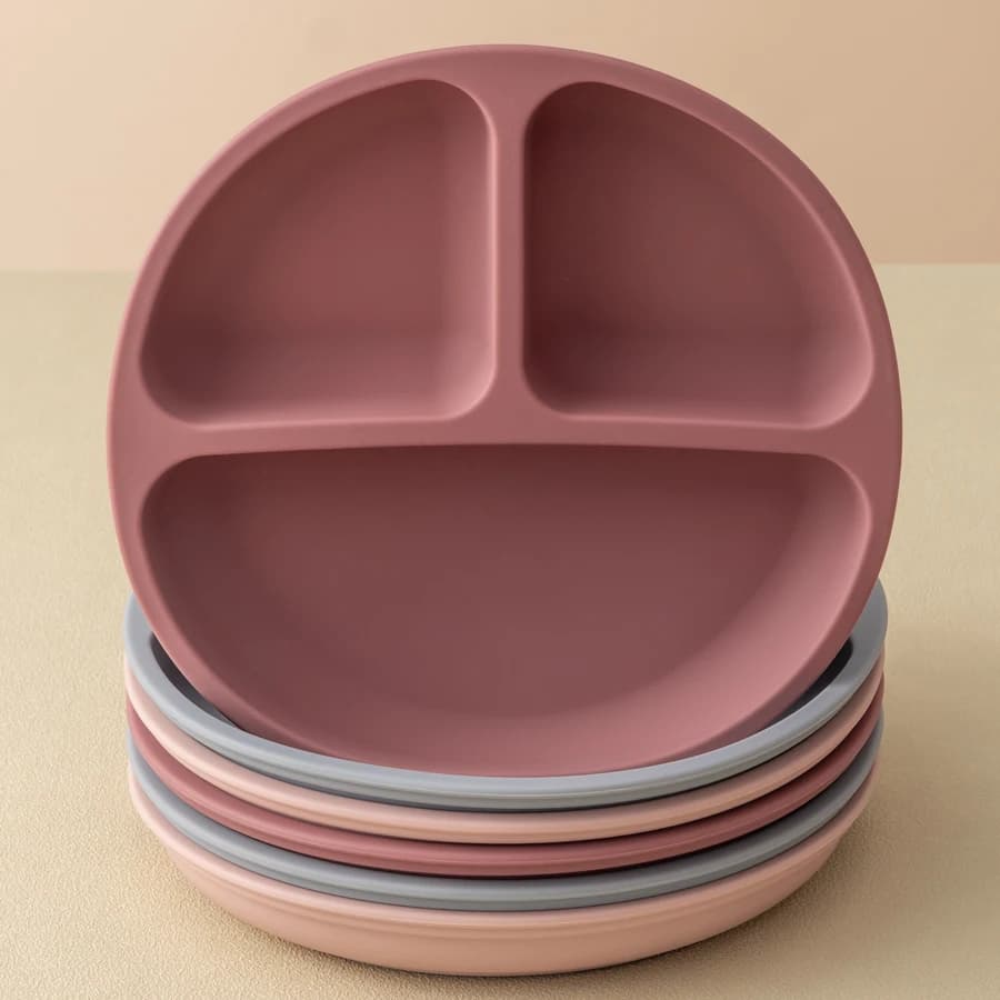 1PCS Baby Suction cup Free BPA Silicone Lunch Plate For Children Suction Plates Toddle Formation Stoves For Children Bowls Food Robe For Children
