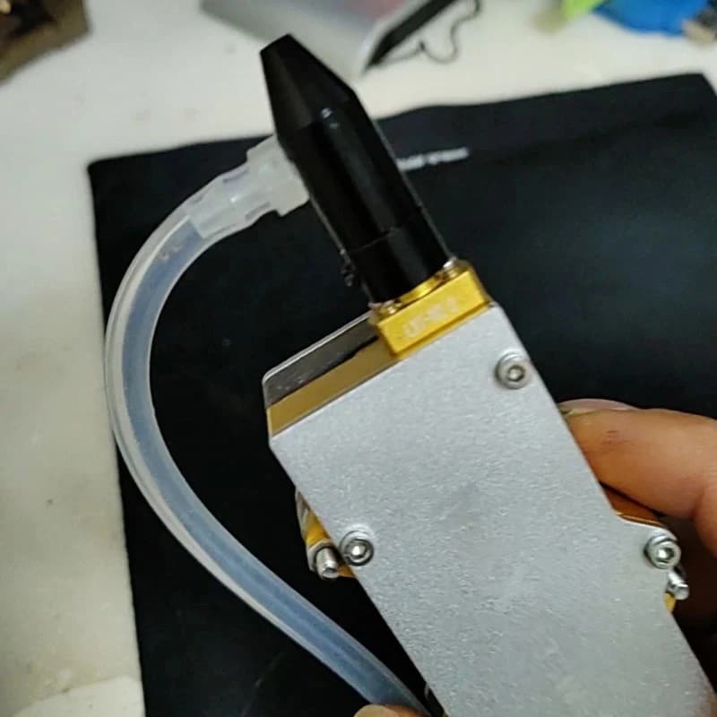 Macchina per taglio e incisione laser fai-da-te Sorgente pompa laser 130W/260W Testa laser ottica di precisione modificata speciale
