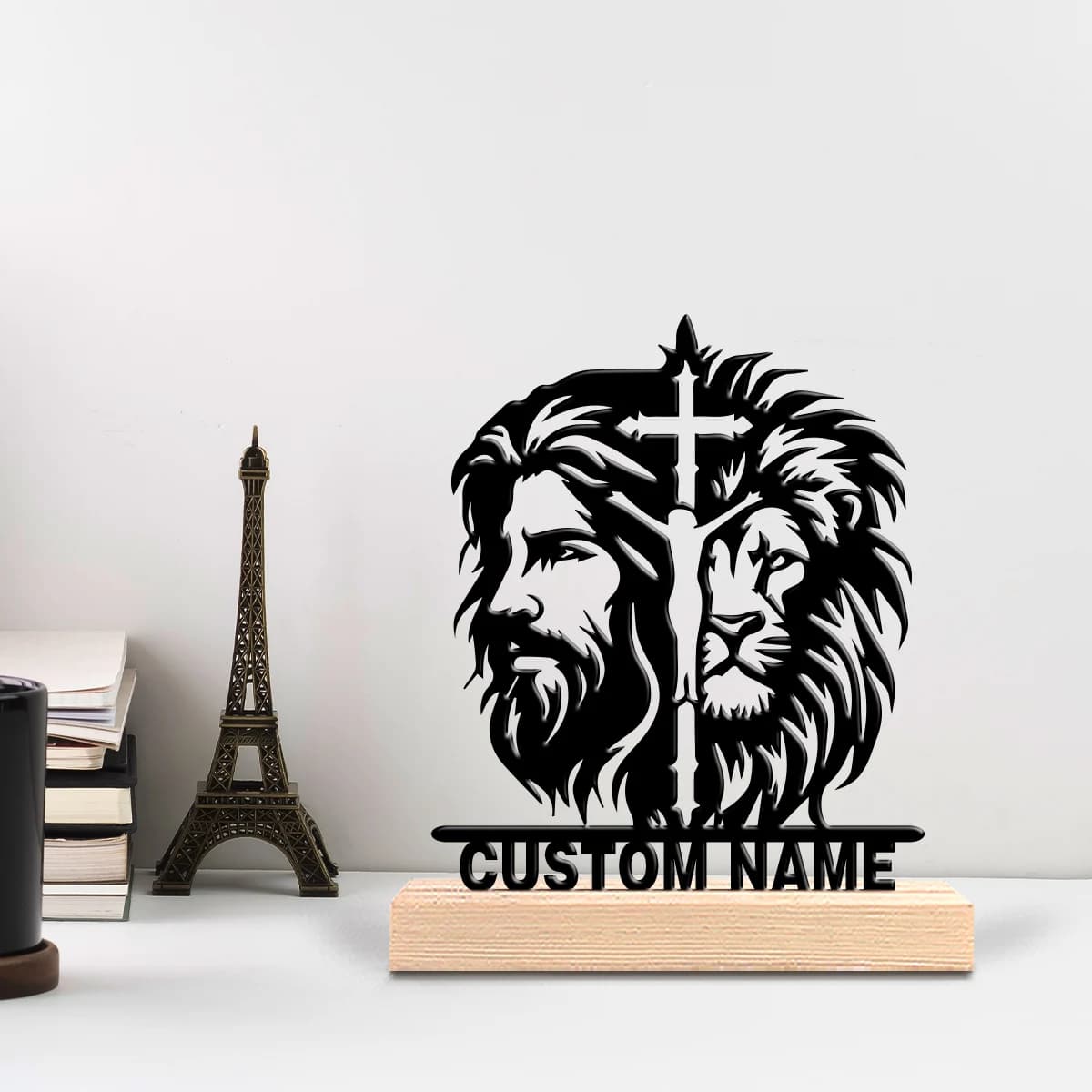 Statua in Metallo Personalizzata Uomo e Leone con Base in Legno, Decorazione da Tavolo, Ornamento da Scrivania Originale