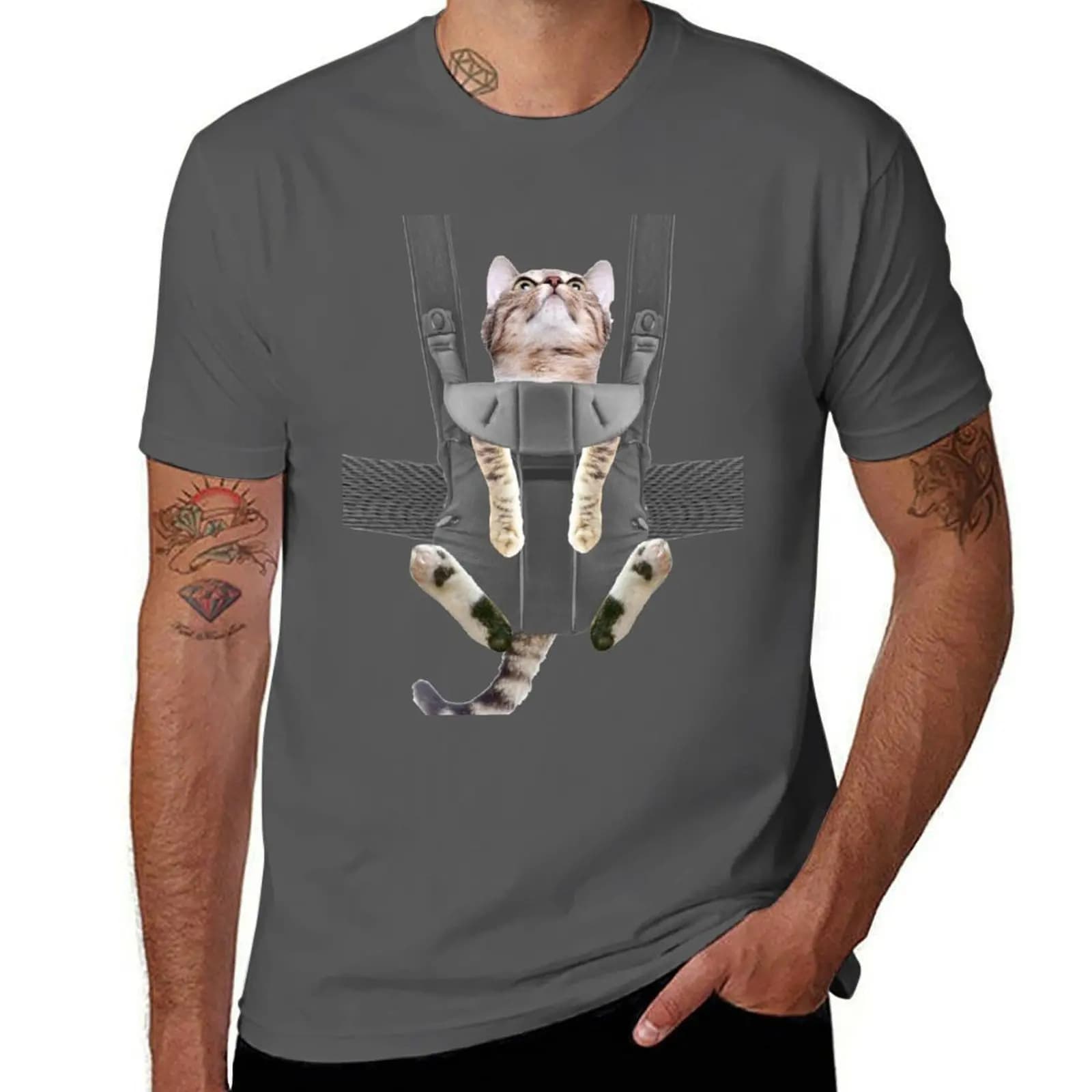 Oliver Cat Baby Carrier in the T-Shirt T-shirt casual grande e alta da uomo