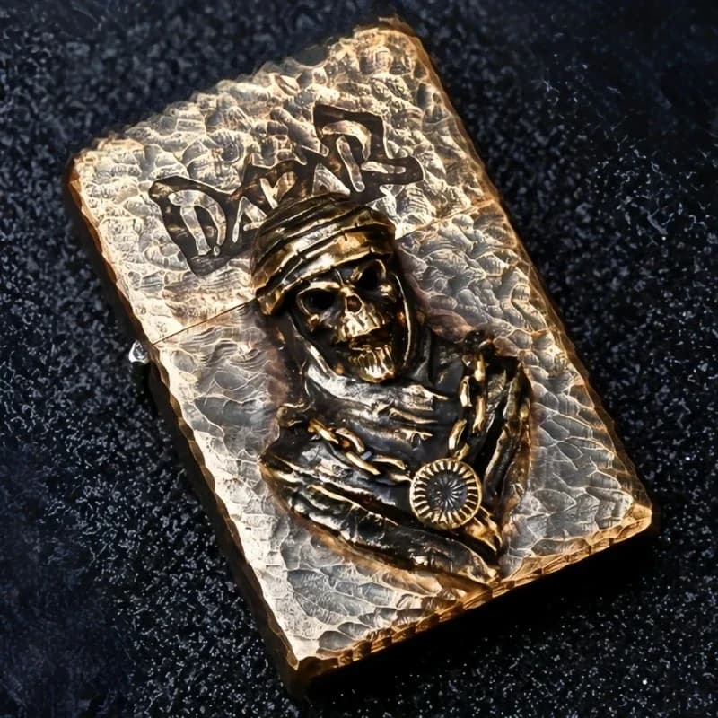 Accendino a gas in armatura intagliata a mano, accendino personalizzato di alta gamma, fatto a mano, regalo per le feste, da collezione