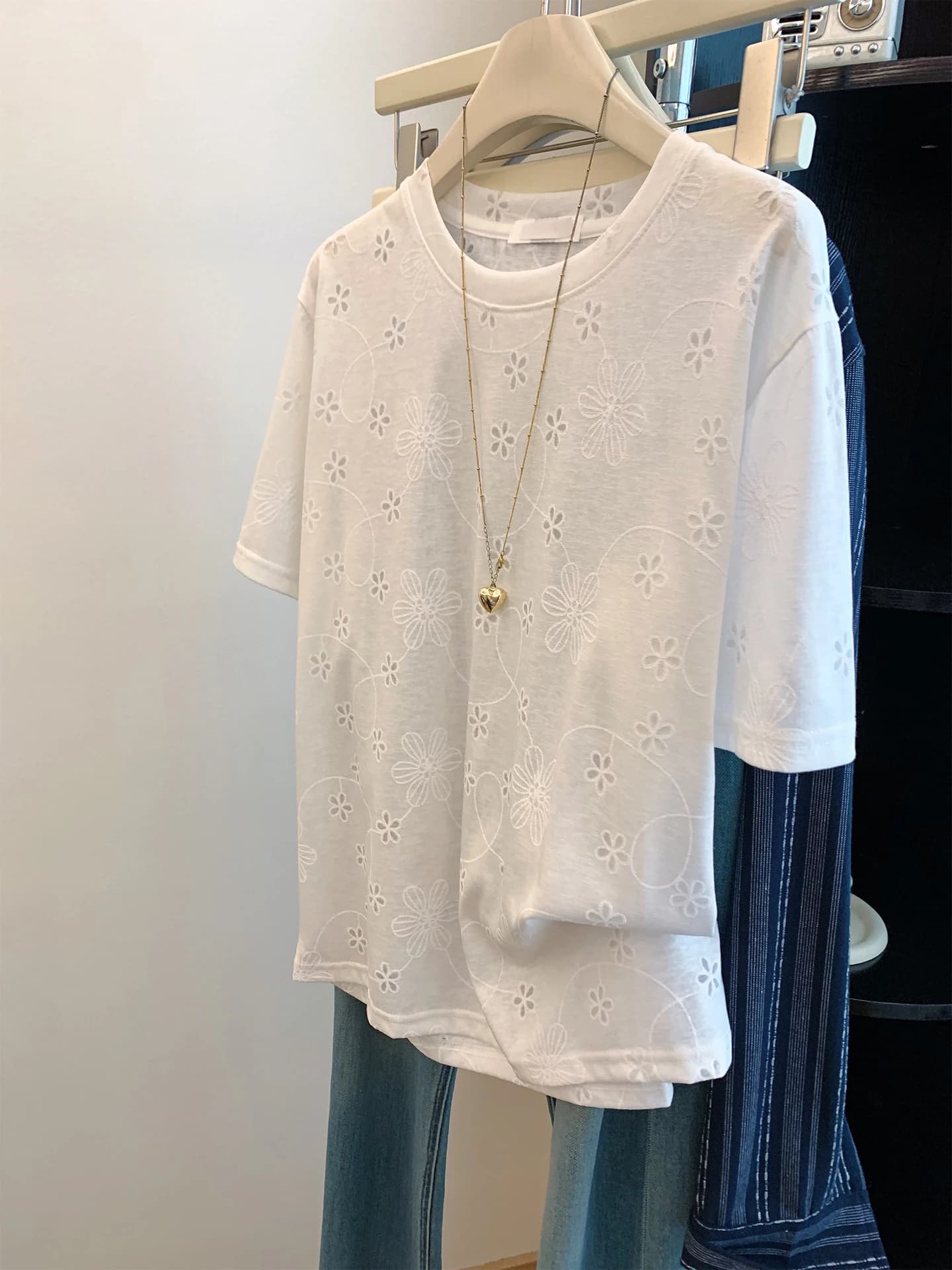 plus Size Women's T-Shirt Korean Style Embroidered Flower Mesh Hollow Short Sleeve Loose Fit Summer Breathable Polyester