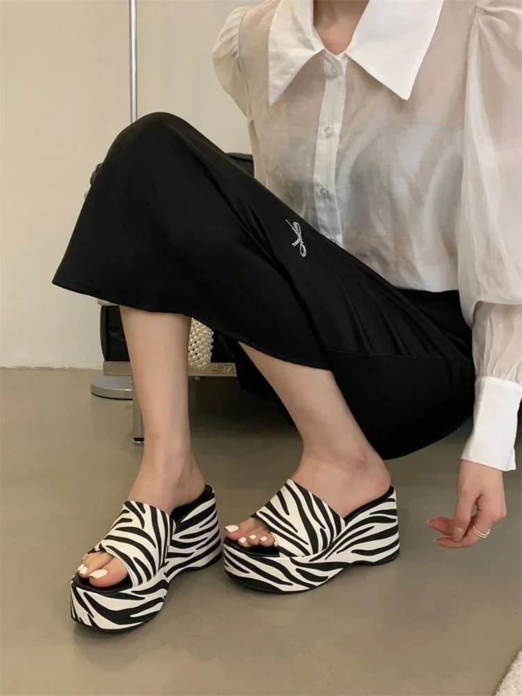 Aneikeh Nuovo Pantofola con suola spessa Piattaforma Zeppe Tacchi Estate Abbigliamento outdoor Scarpe comode Stampa zebrata Scivoli per banchetti Scarpe