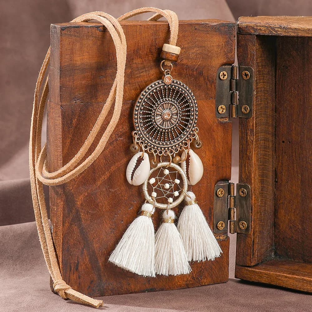New hot-selling retro ethnic wind dream catcher necklace jewelry, fashionable versatile vacation style color p