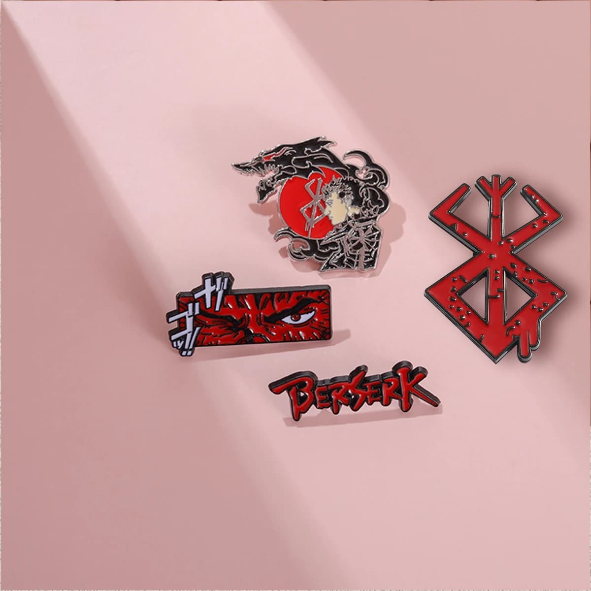 Berserk Beherit Gioco Anime Spilla rossa cartone animato Spilla Zaino Cappello Accessori abbigliamento Distintivo Gioielli Regalo per gli amici