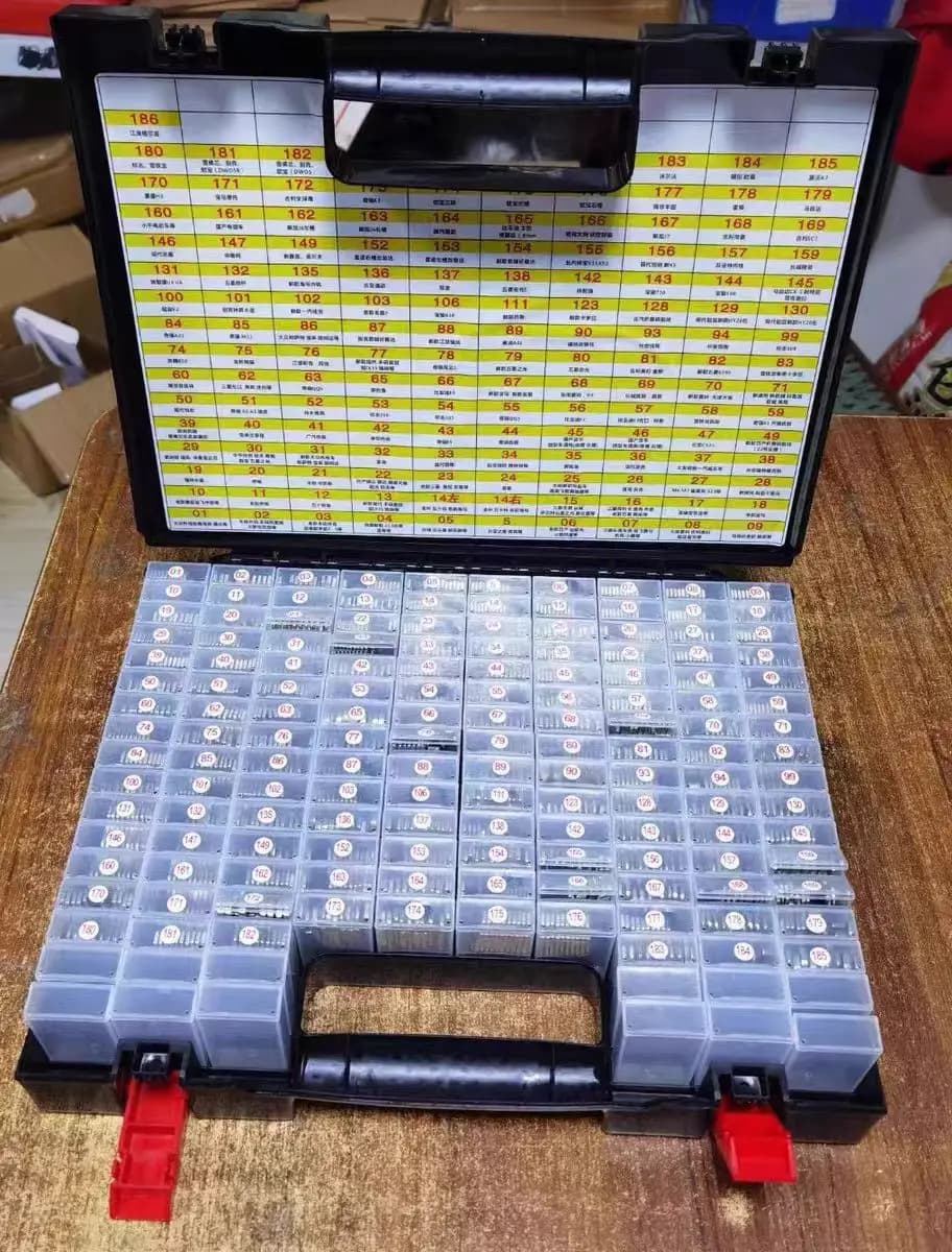 Car Key Embryo Storage Box 162 Compartments Anti-Mixing Folding Key Head Classification Storage Box Set