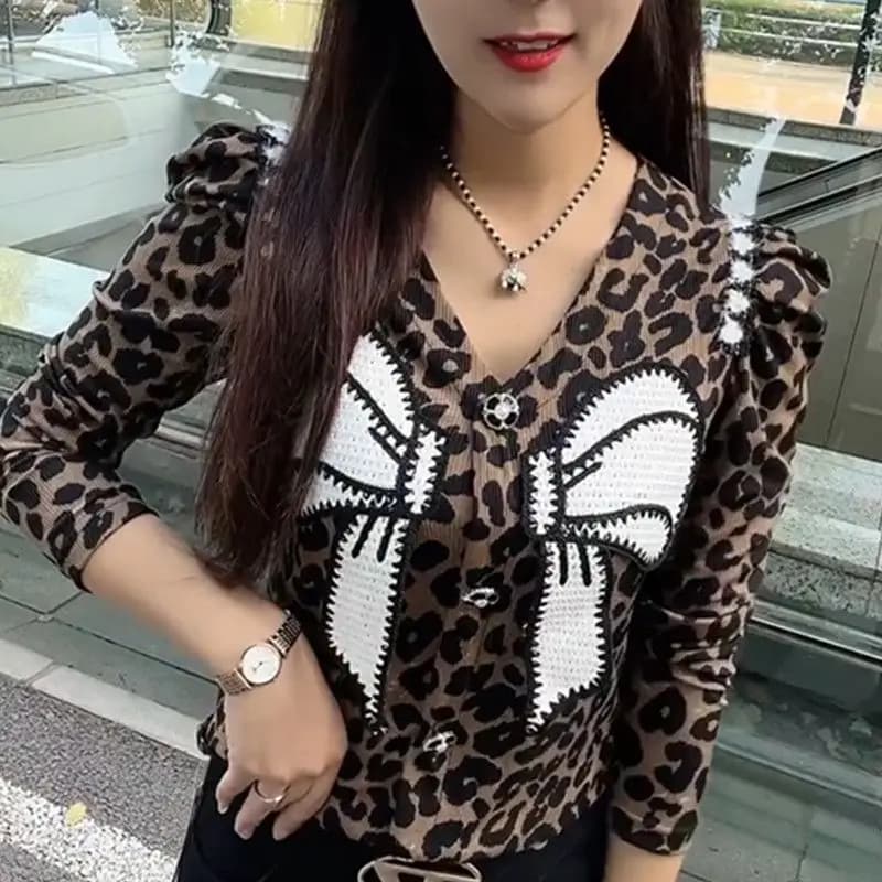 Nuova primavera autunno stampa fiocco bottoni sottili top eleganti tutto-fiammifero manica lunga scollo a V magliette da ufficio tendenza moda abbigliamento donna