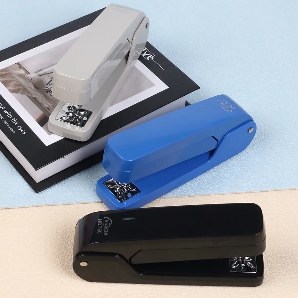 Cucitrice girevole a 360 gradi Cancelleria per ufficio aziendale Aula scolastica Forniture per rilegatura Cucitrice 25 fogli di capacità carta