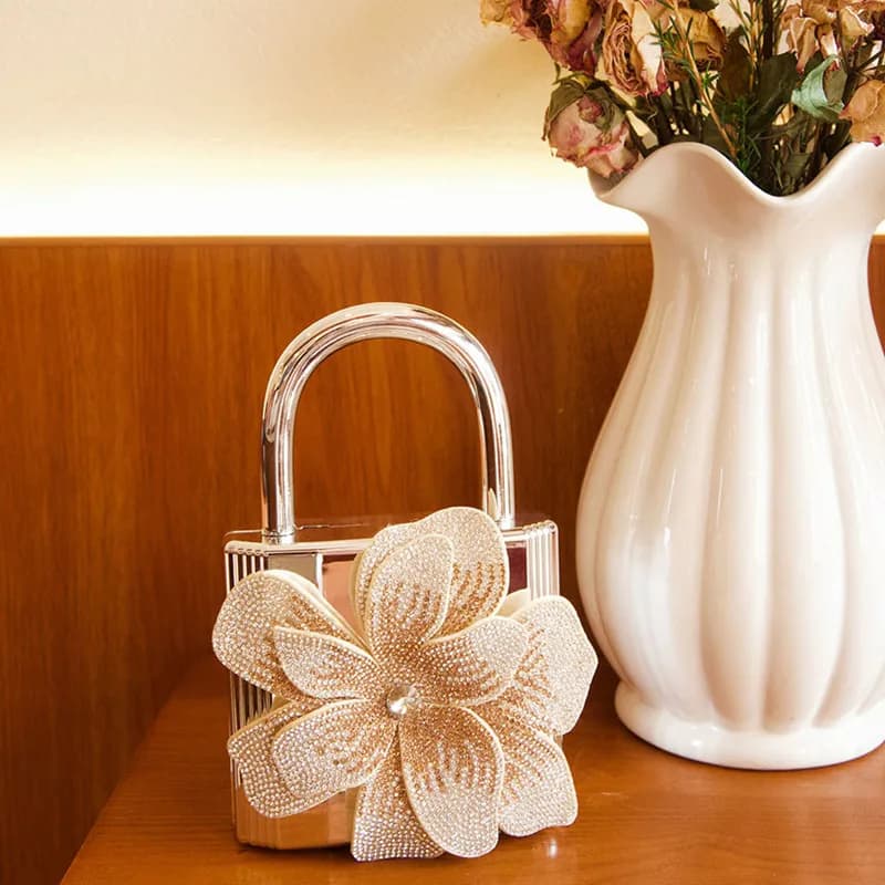 Borsa da Sera da Donna 2026 di Lusso con Design Floreale 3D e Diamanti Lucidi a Forma di Lucchetto, Borsa a Tracolla in Acrilico di Marca per Matrimoni
