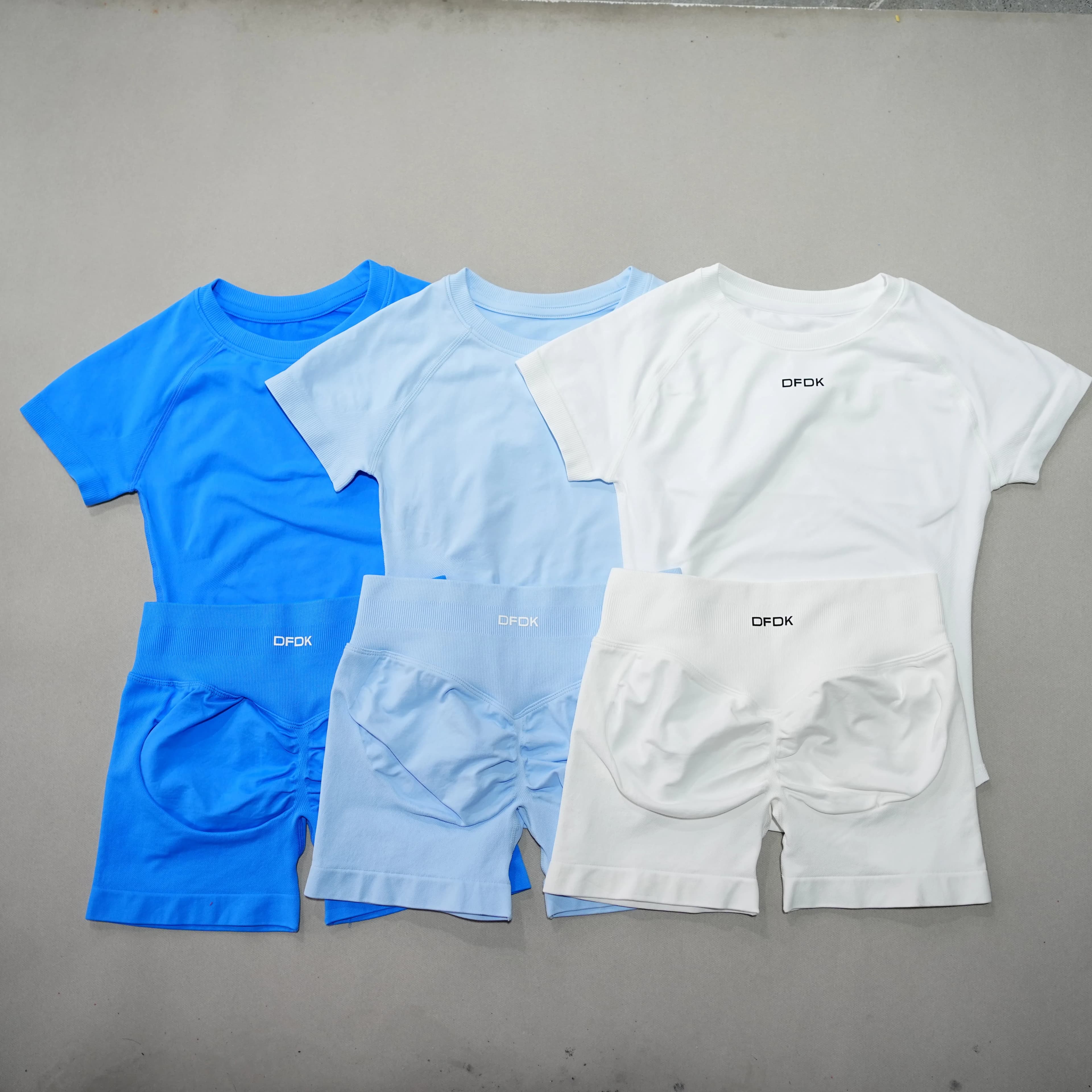 T-shirt da donna DFDK a girocollo a maniche corte, top sportivo elastico traspirante, casual per palestra, yoga, corsa, fitness