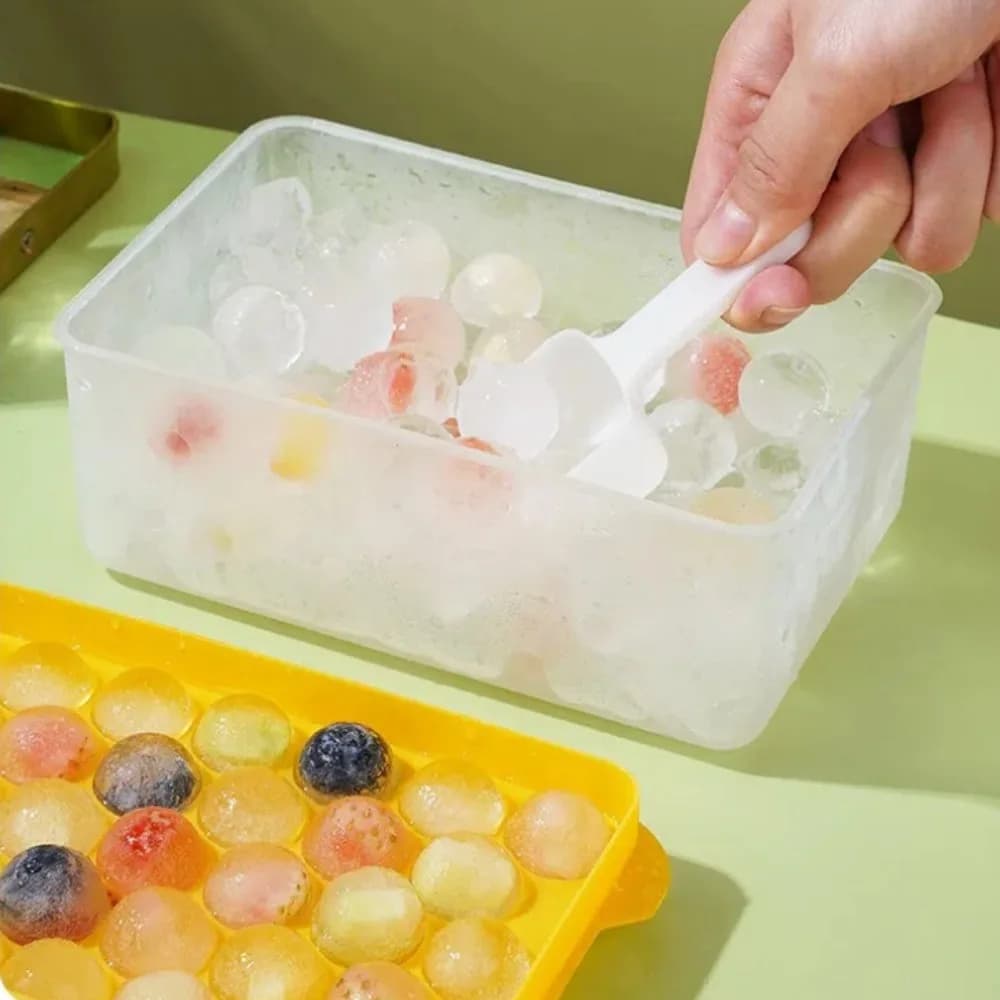 Scatola di immagazzinaggio creativa dello stampo per griglia di ghiaccio in silicone con vassoio per cubetti di ghiaccio rotondo stampo per sfera di whisky stampo fai da te