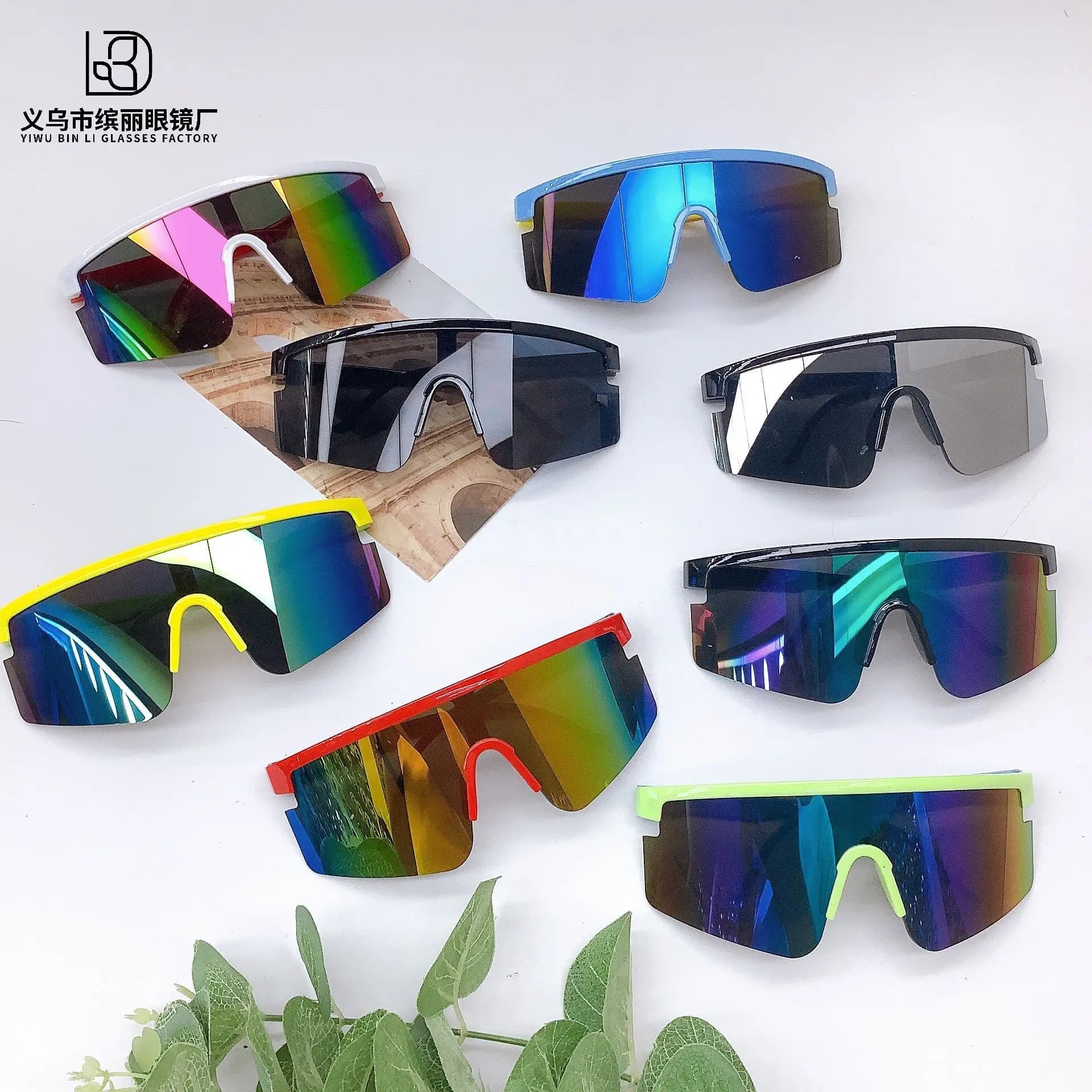 Occhiali sportivi di nuova moda occhiali da sole per occhiali da sole da ciclismo all'aperto per bambini con protezione solare e antivento