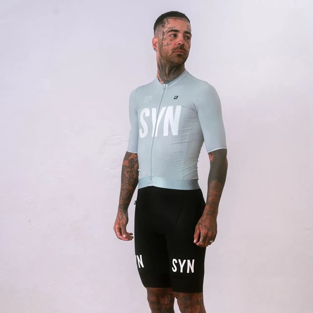 Silver gray short sleeved cycling Jersey and bib shorts men's breathable cycling suit set for close fitting cycling competitions