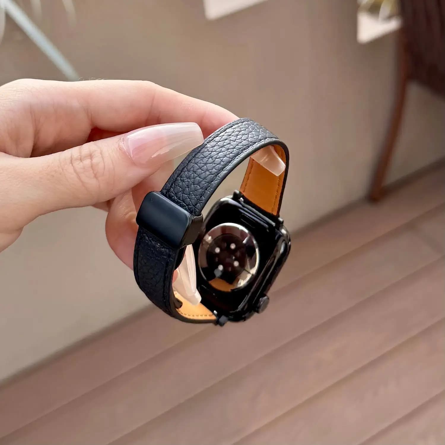Deluxe magnetic attraction leather loop band For Apple Watch women 44mm 40 45 41 49 42 38 Series 11 10 9 8 SE 7 6 5 4 3 Strap
