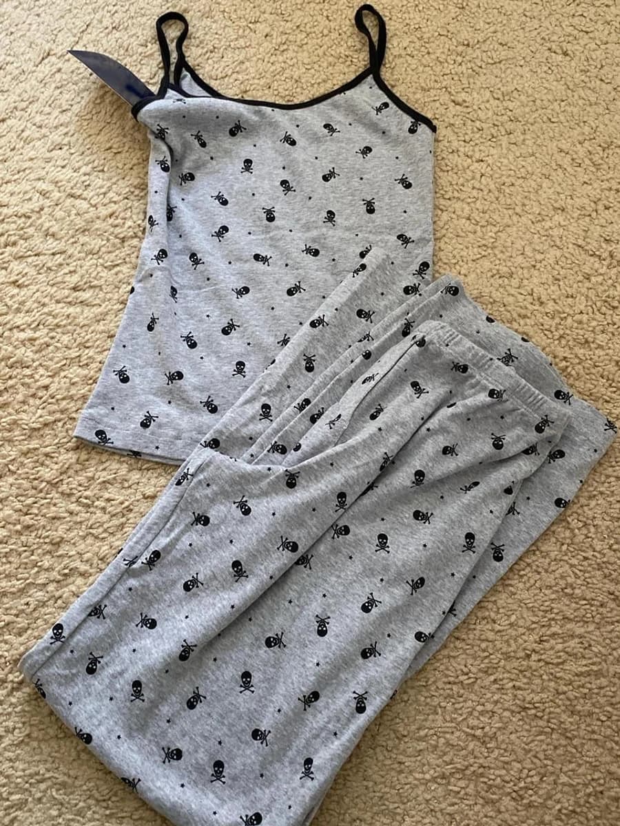 Pantaloni gilet grigi con stampa teschio Set da 2 pezzi Pigiama da donna senza maniche Canotta slim a vita alta Pantaloni lunghi dritti in cotone Set vintage