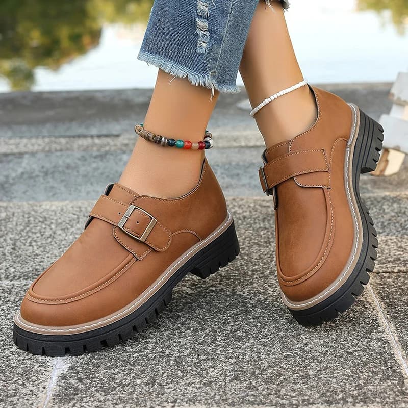 Mocassini in pelle PU marrone stile britannico da donna Scarpe con plateau con cinturino con fibbia vintage Scarpe casual antiscivolo con suola spessa da donna