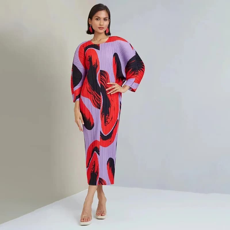 Miyake Abito lungo a pieghe dipinto a mano 2022 Nuova primavera estate Donna allentata Maniche lunghe Designer Abiti eleganti di moda Disponibile
