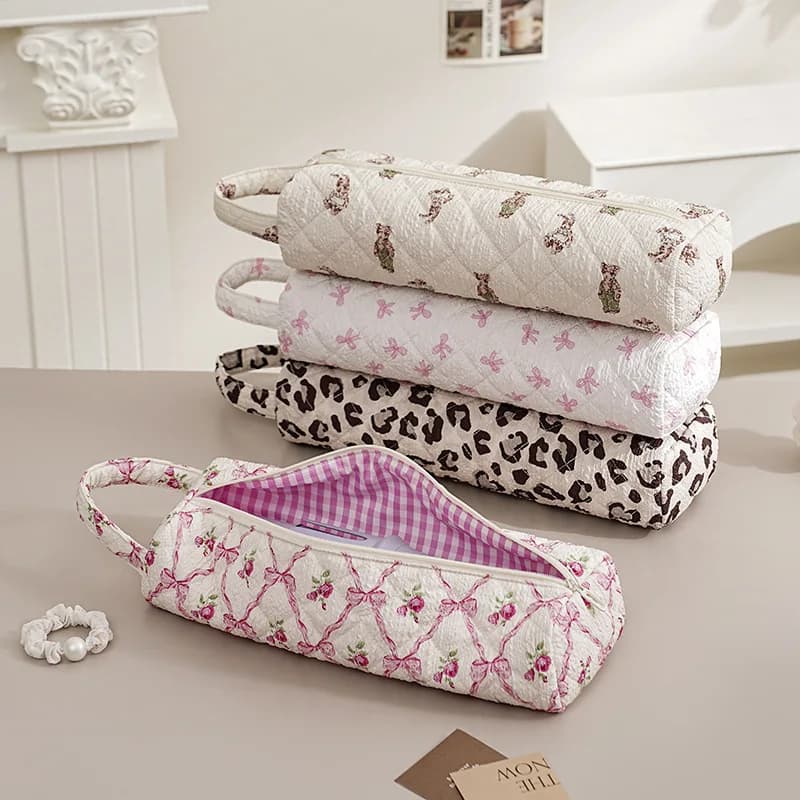 Borsa Portaoggetti Vintage Royal Quilted per Asciugacapelli, Ferro Arricciacapelli, Piastra per Capelli e Strumenti per lo Styling