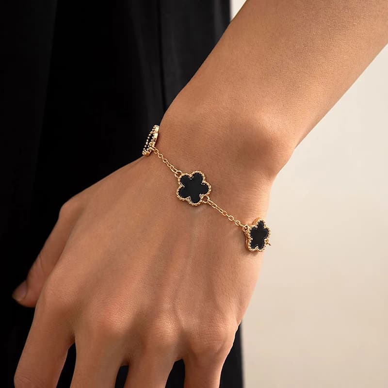Stainless Steel Drip Glaze Flower Bracelet for Men Women Romantic Five Leaf Petals Luxury Elegent Bracelet Y2K Enamel Jewelry