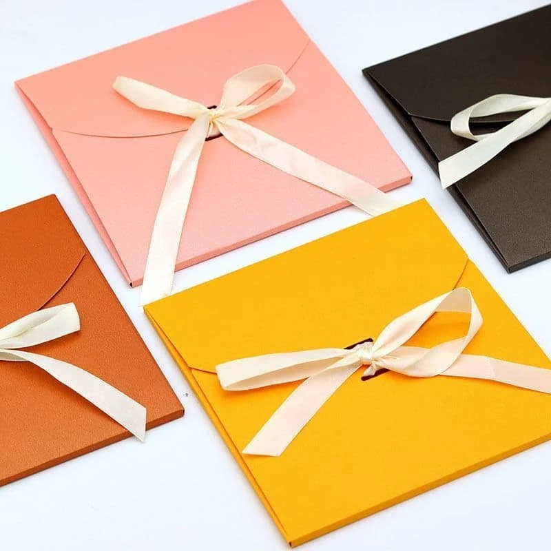 30 pz 17X17 CM Busta Borsa Bianca Scatole di Carta Scatola di Zucchero Caramelle Orecchino Collana di Alta Qualità 250g Carta di Invito a Nozze di Stoccaggio