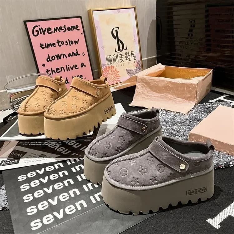Women's suede moccasins with vintage floral print, with thick platform and sole, low casual shoes