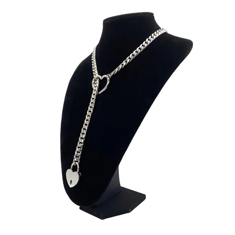 Gioco di ruolo Collana a catena antiscivolo da donna Cuore O-Ring Rock Cubano Cosplay Collana lunga Nucleo di blocco regolabile a forma di cuore con chiave