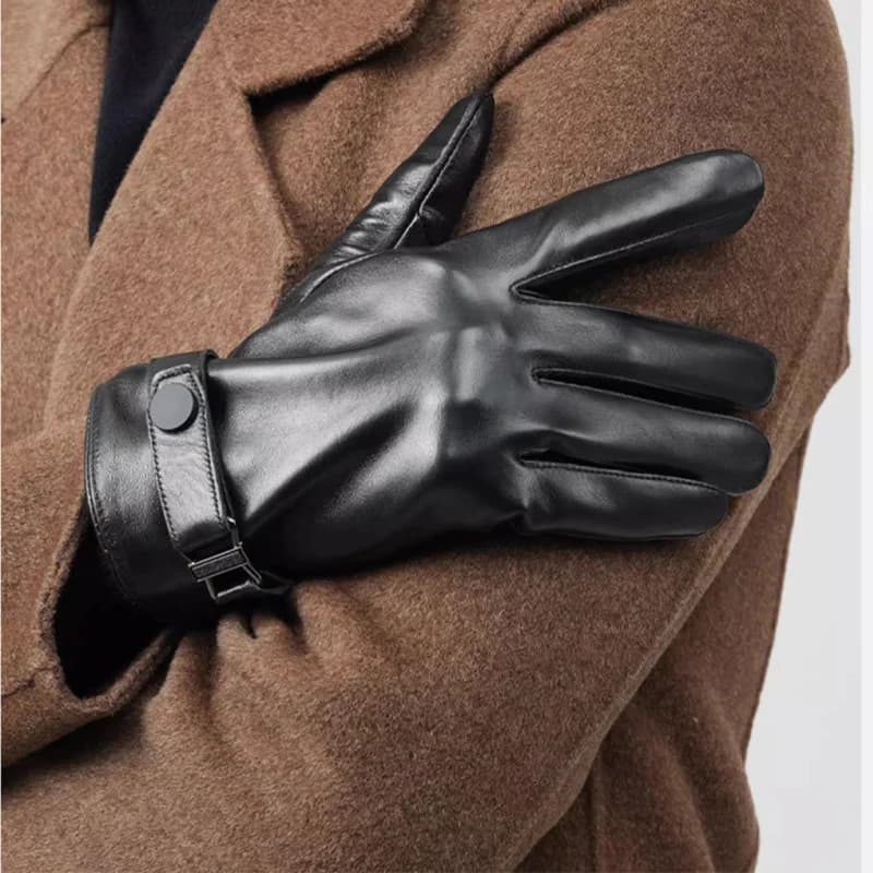 Men's cycling leather gloves in winter, with thickened batteries and heat, touch screen, windproof gift and cold resistant