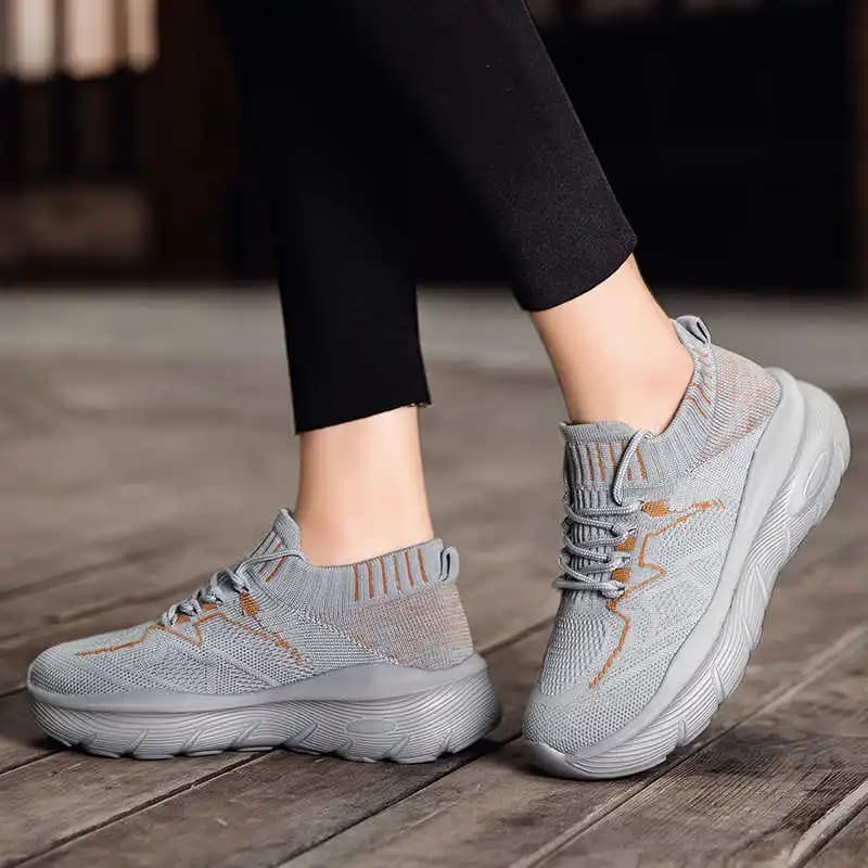 Camp Chunky Scarpe da ginnastica comode da donna Oxford Stivali da donna con tacco alto Scarpe Scarpe da ginnastica con tacco Designer sportivi Moda Tenia