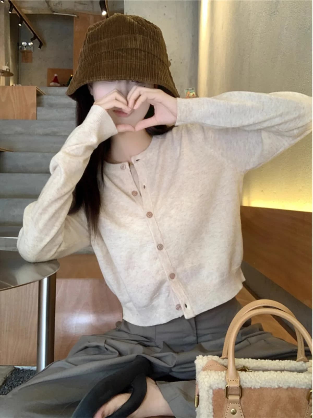 Korean Style Women's Knitted Short Fit Sweater Jacket Thin Outerwear Spring Autumn Short Length Innerwear Top for Small Figures
