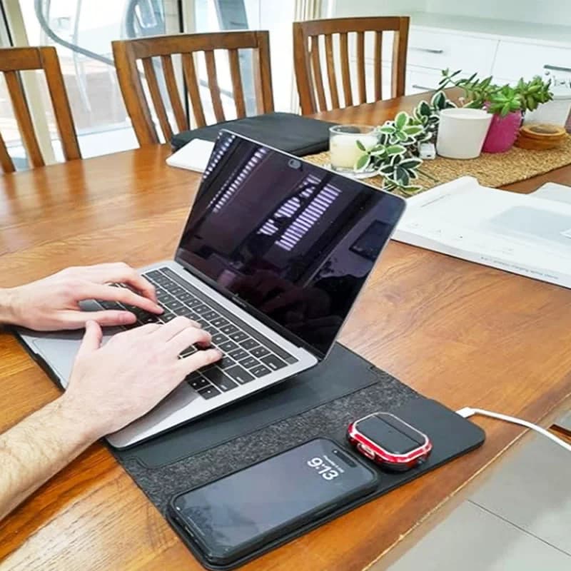 Custodia portatile multifunzionale per laptop con supporto magnetico per telefono, slot per auricolari e ricarica wireless per uso in ufficio